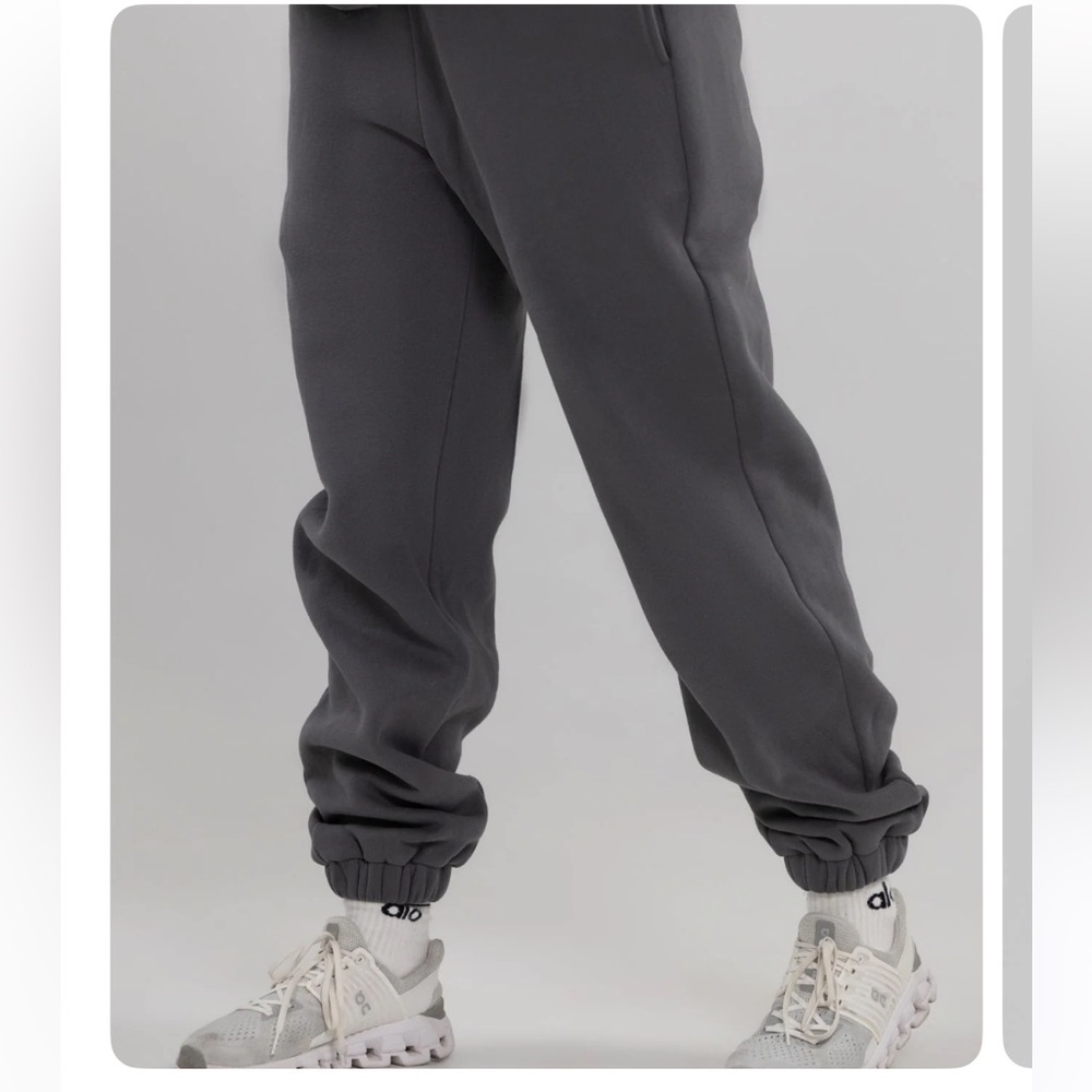 Travel Essentials Sweatpants - Dark Gray